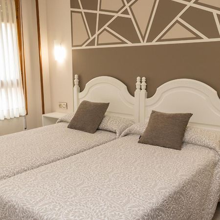 Hotel Plaza Onís 외부 사진