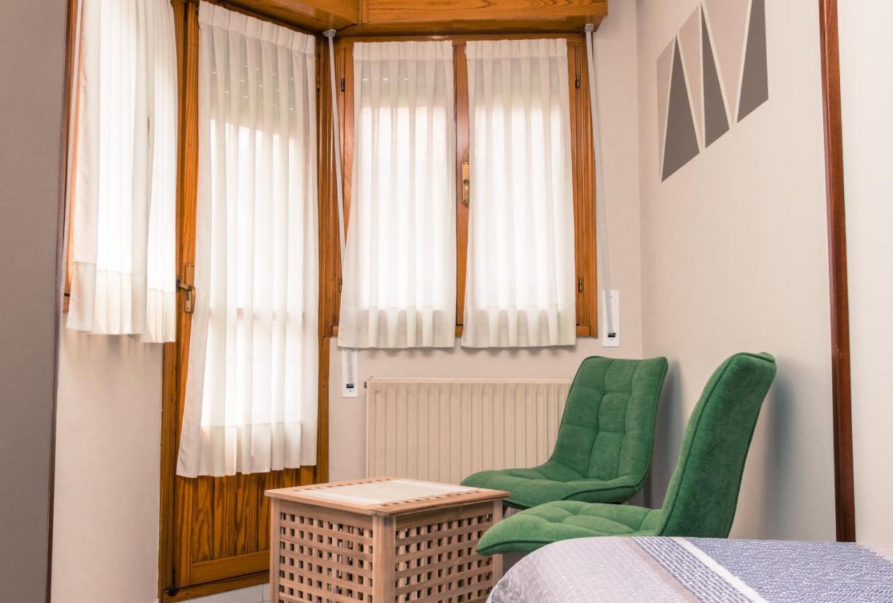 Hotel Plaza Onís 외부 사진