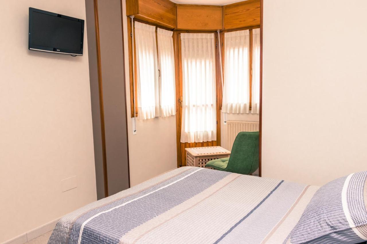 Hotel Plaza Onís 외부 사진