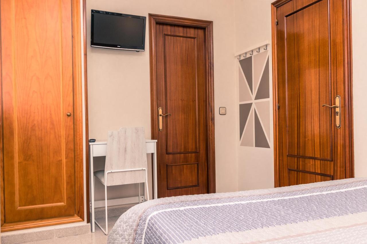 Hotel Plaza Onís 외부 사진