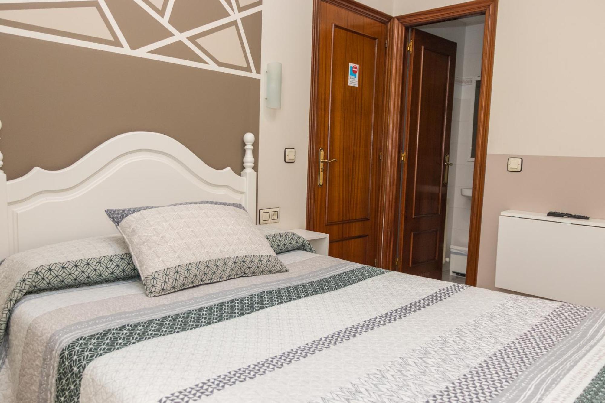 Hotel Plaza Onís 외부 사진
