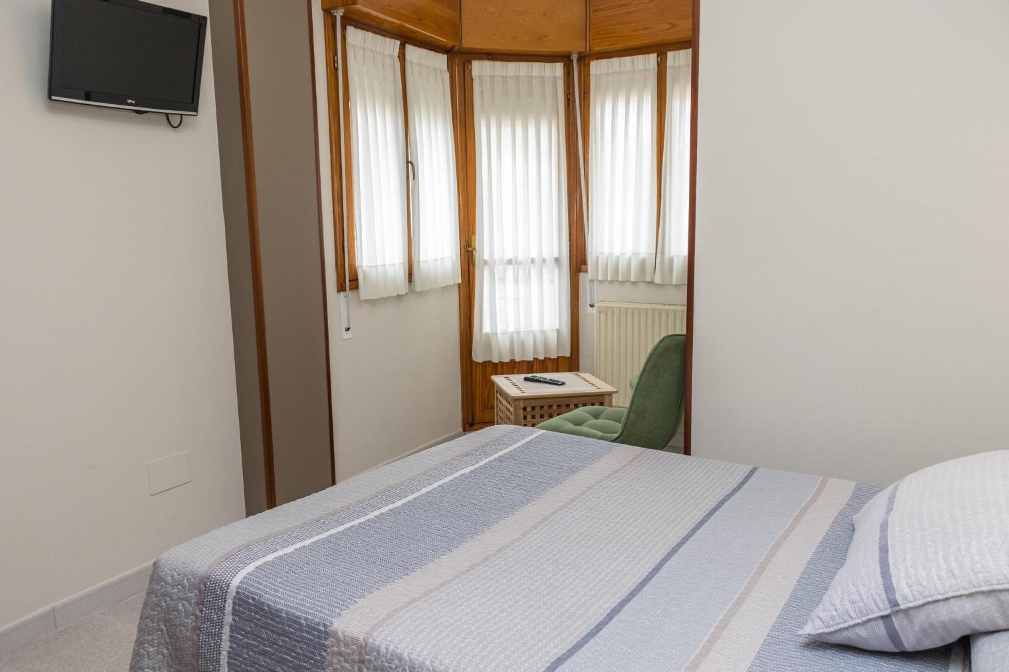 Hotel Plaza Onís 외부 사진