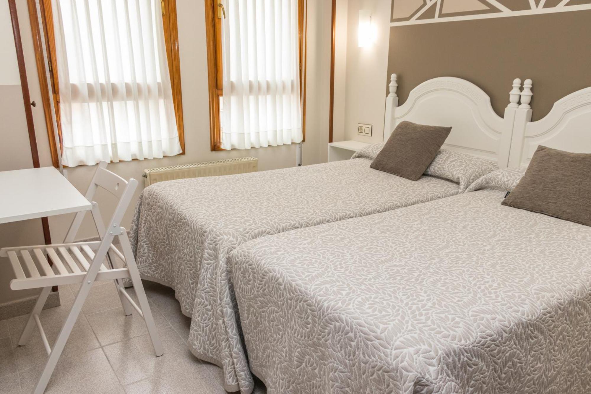 Hotel Plaza Onís 외부 사진