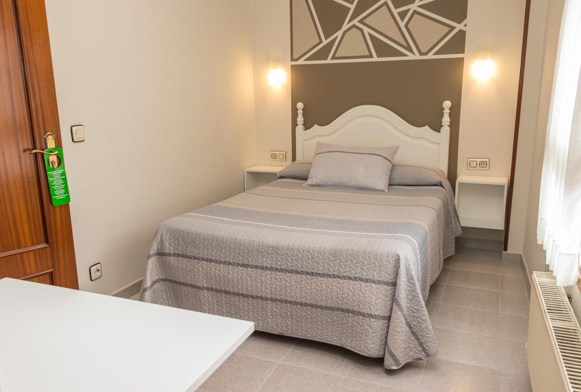 Hotel Plaza Onís 외부 사진