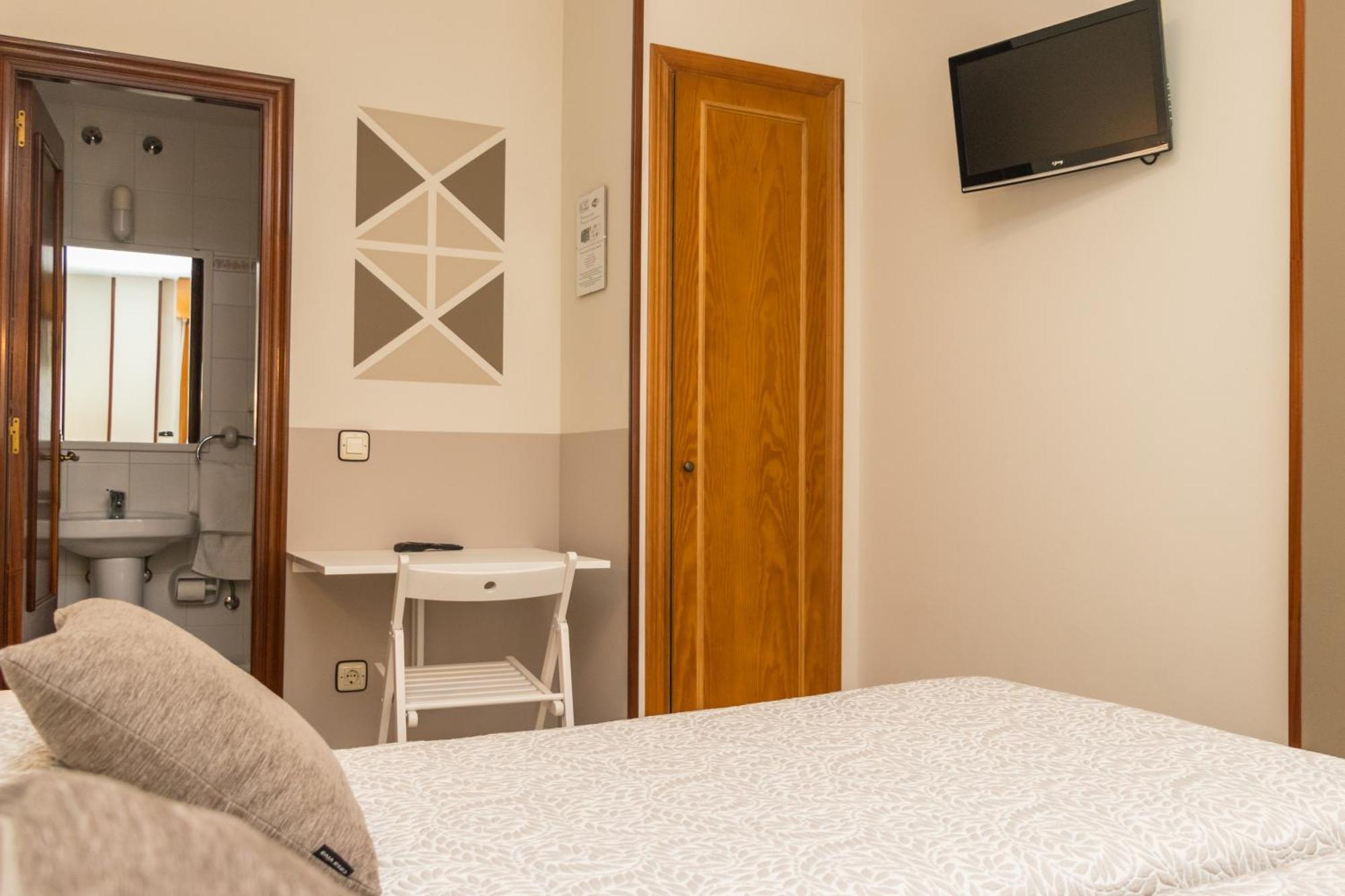 Hotel Plaza Onís 외부 사진