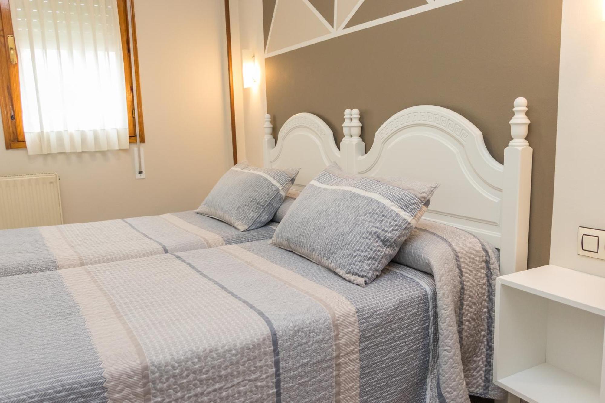 Hotel Plaza Onís 외부 사진